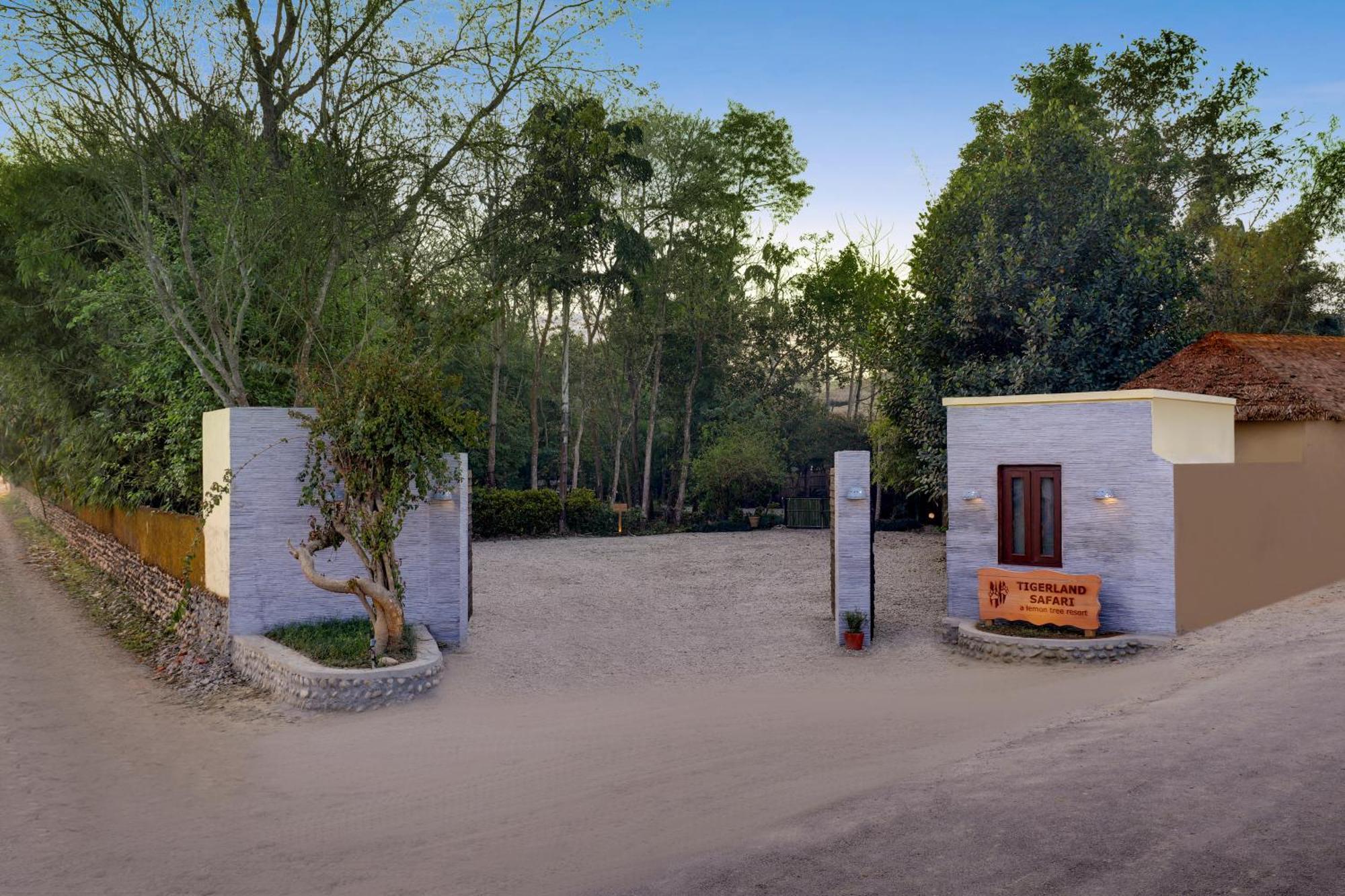 Tigerland Safari - A Lemon Tree Resort, Chitwan, Nepal Patlahara Εξωτερικό φωτογραφία
